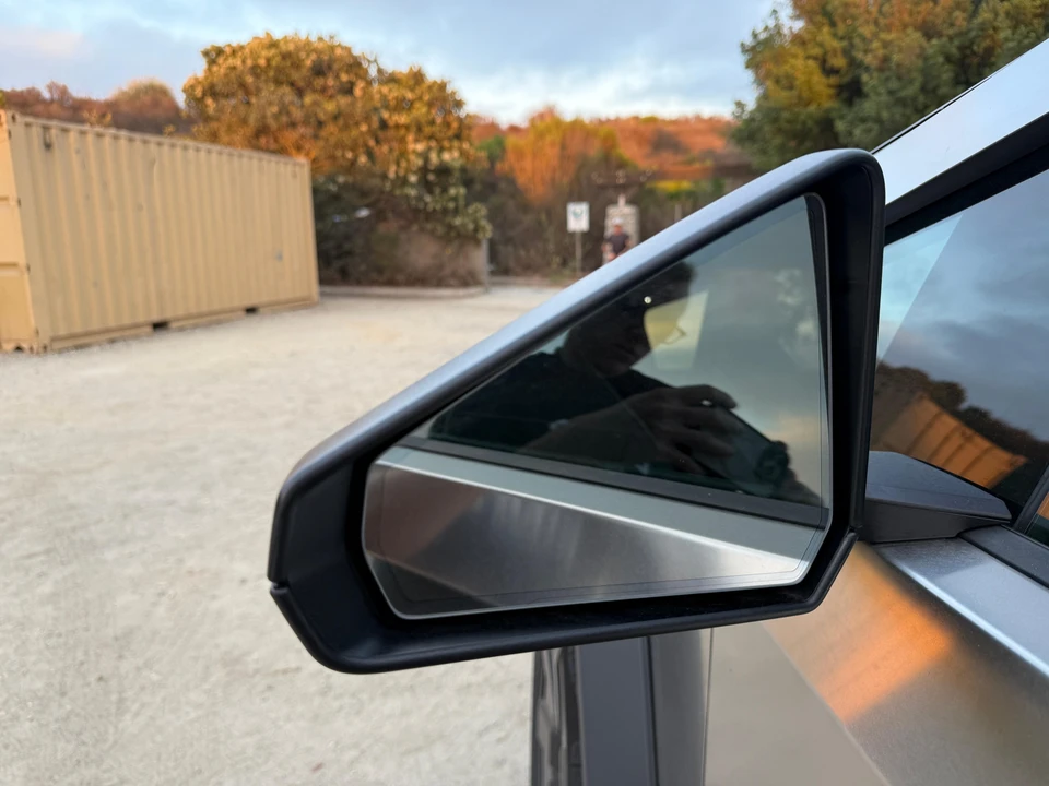 2024 Tesla Cybertruck - Image 17 of 31