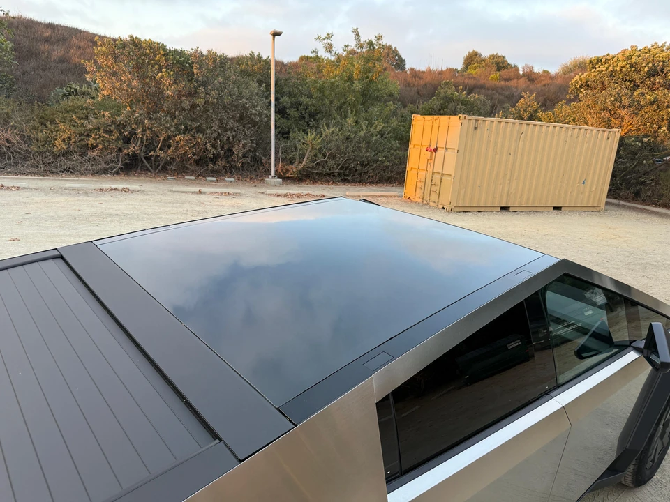 2024 Tesla Cybertruck - Image 22 of 31