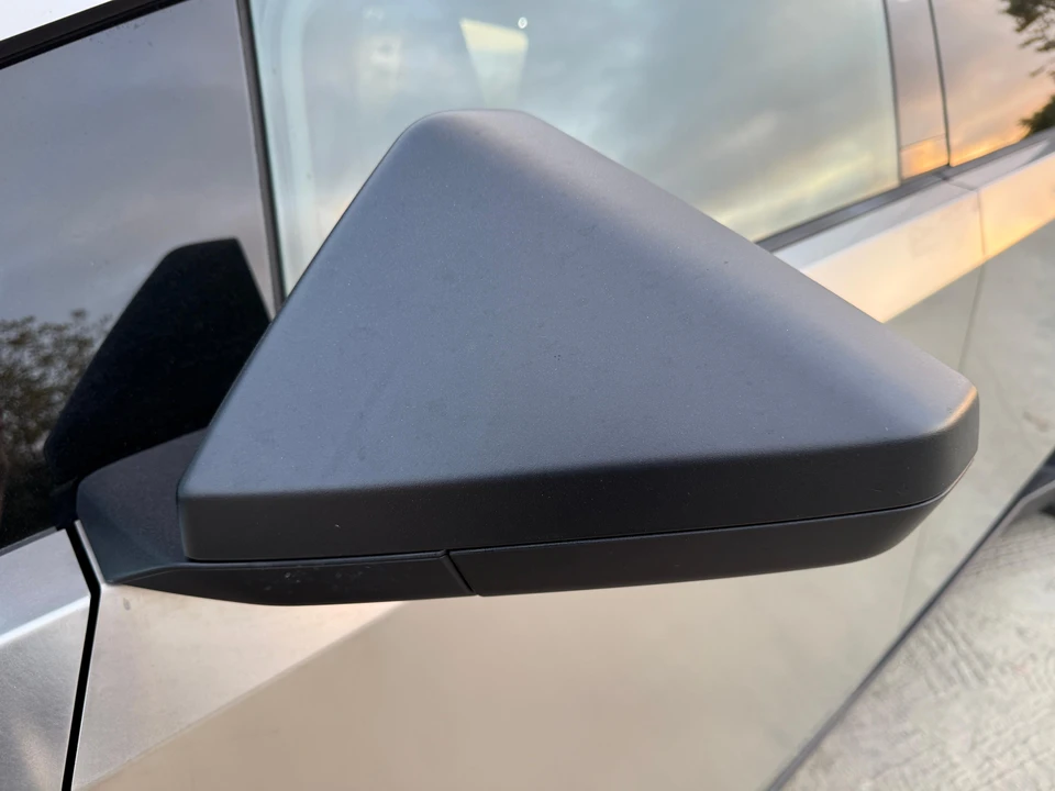 2024 Tesla Cybertruck - Image 16 of 31