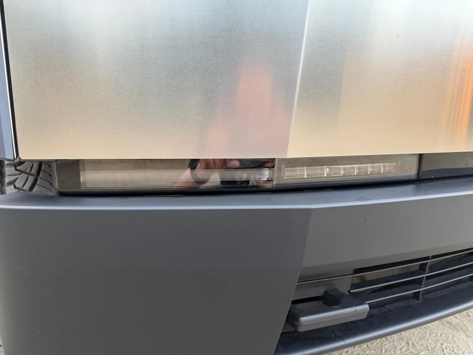2024 Tesla Cybertruck - Image 14 of 31