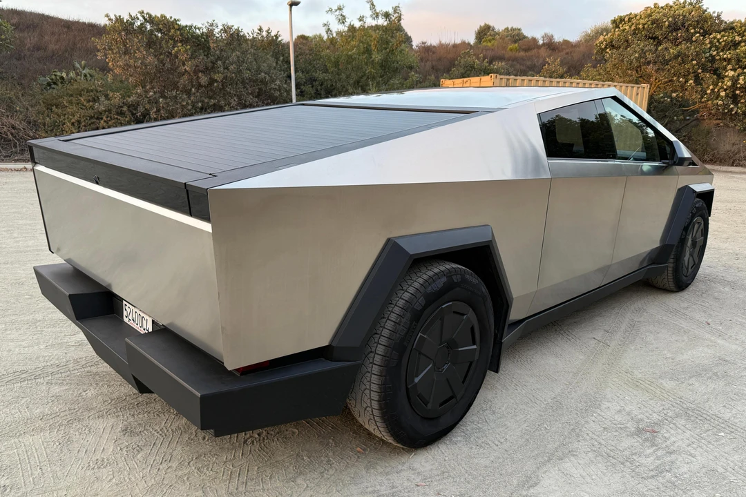 2024 Tesla Cybertruck - Image 4 of 31