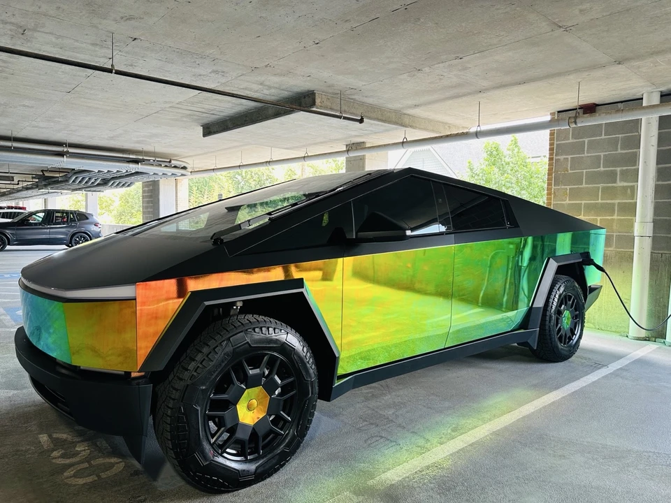 2024 Tesla Cybertruck - Image 2 of 17