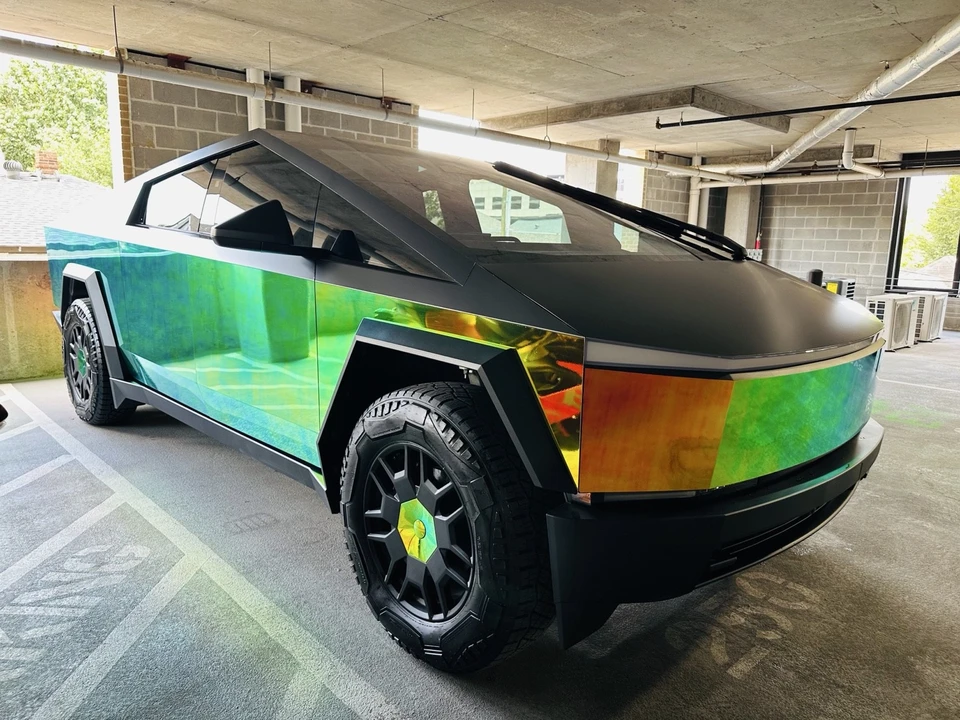 2024 Tesla Cybertruck - Image 15 of 17