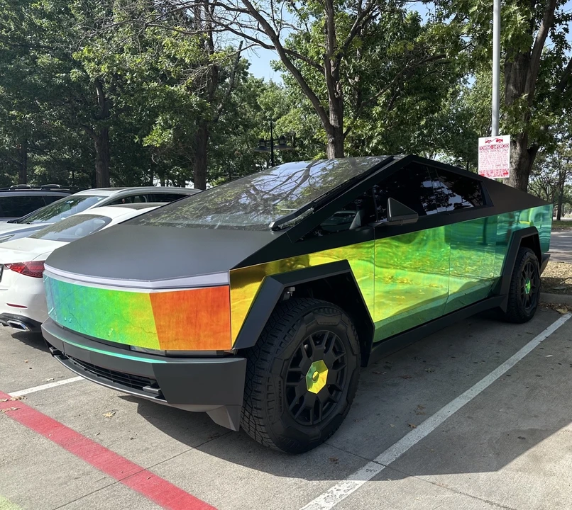 2024 Tesla Cybertruck - Image 12 of 17
