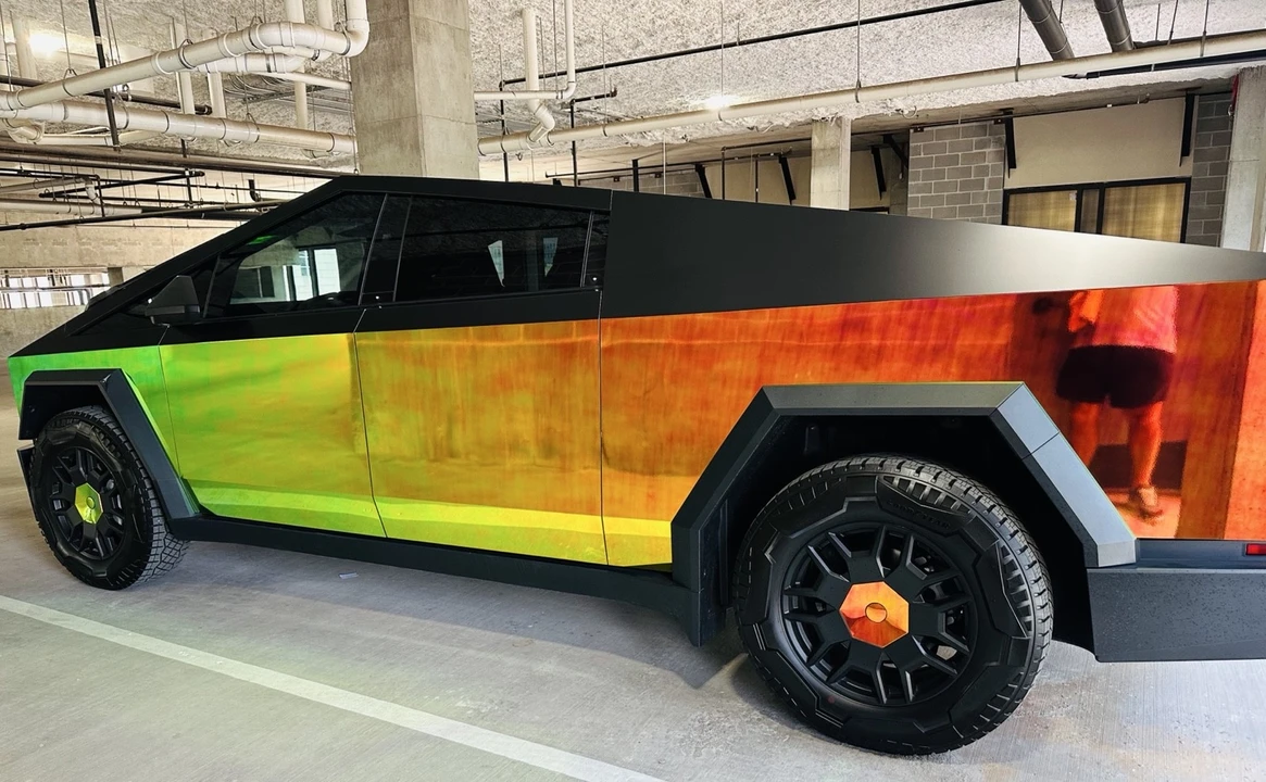 2024 Tesla Cybertruck - Image 11 of 17