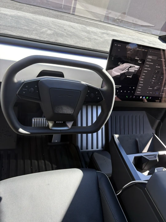 2024 Tesla Cybertruck - Image 12 of 16