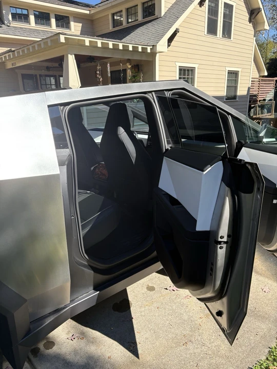 2024 Tesla Cybertruck - Image 9 of 16