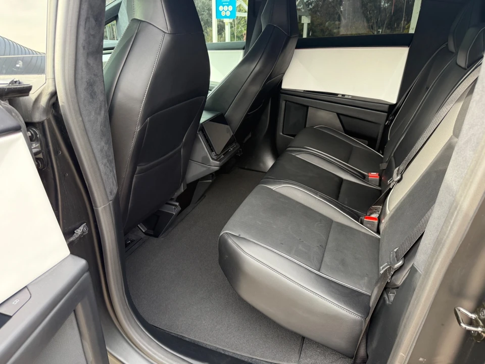 2024 Tesla Cybertruck - Image 17 of 21