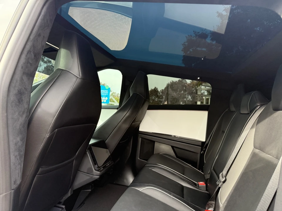 2024 Tesla Cybertruck - Image 18 of 21