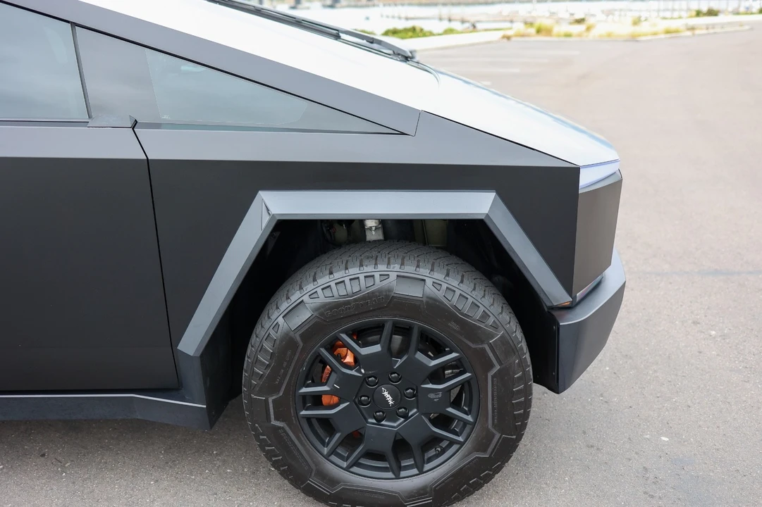 2024 Tesla Cybertruck - Image 18 of 21