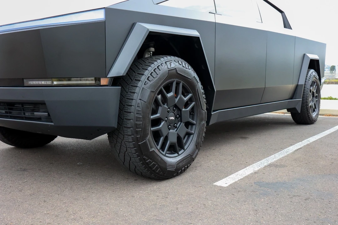 2024 Tesla Cybertruck - Image 15 of 21