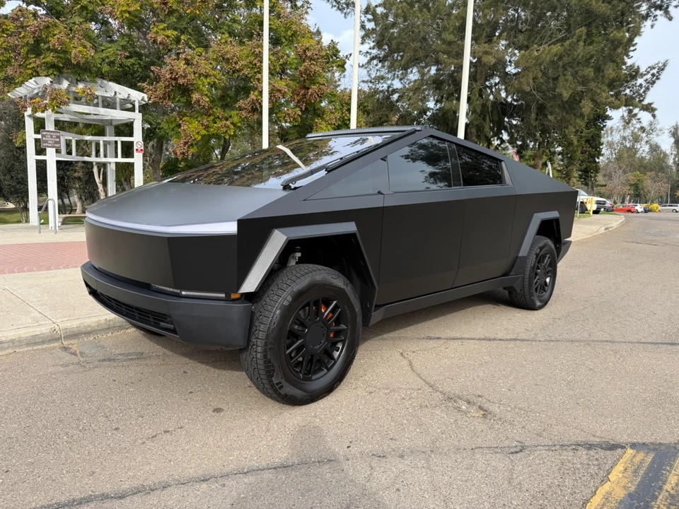 2024 Tesla Cybertruck - Image 11 of 21