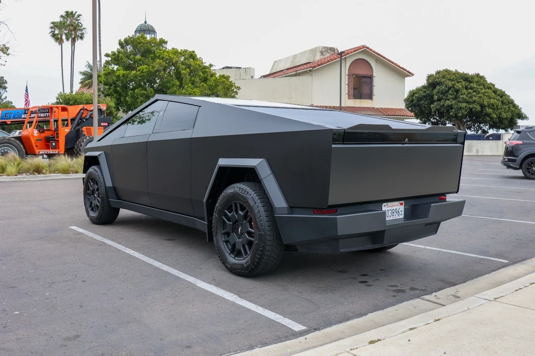 2024 Tesla Cybertruck - Image 10 of 21