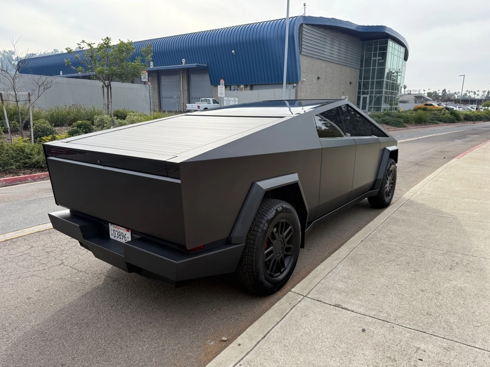 2024 Tesla Cybertruck - Image 5 of 21