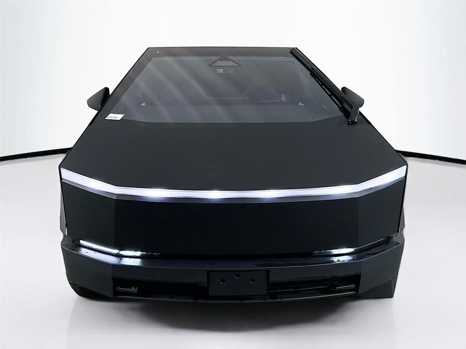 2024 Tesla Cybertruck - Image 9 of 18