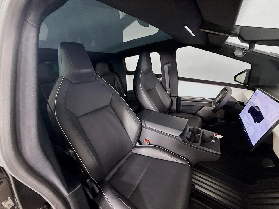 2024 Tesla Cybertruck - Image 17 of 21