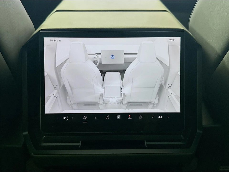2024 Tesla Cybertruck - Image 13 of 31