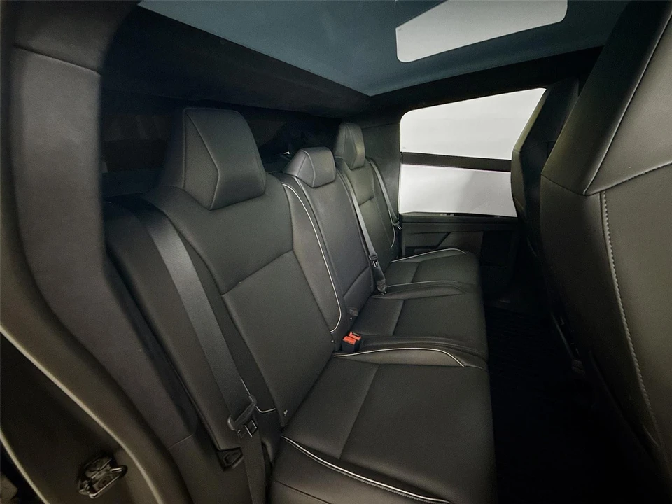 2024 Tesla Cybertruck - Image 16 of 21