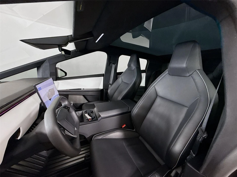 2024 Tesla Cybertruck - Image 2 of 21