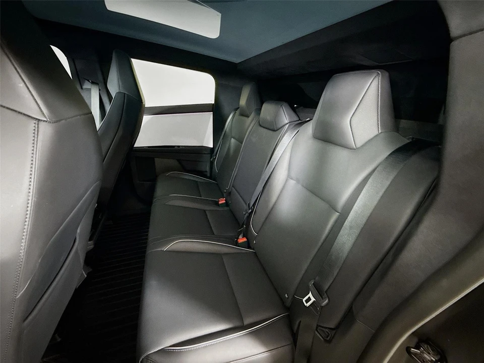 2024 Tesla Cybertruck - Image 12 of 31