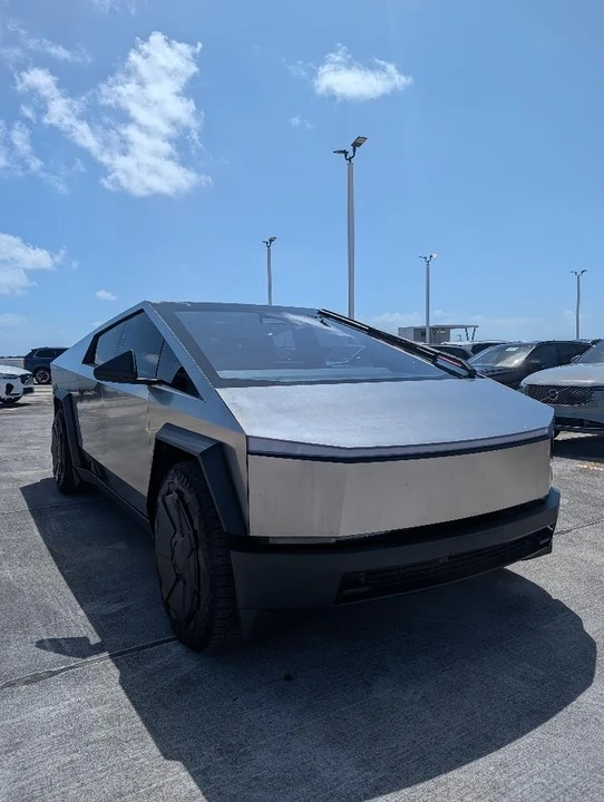 2024 Tesla Cybertruck - Image 2 of 21