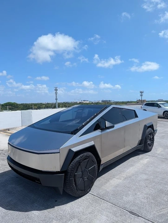 2024 Tesla Cybertruck - Image 16 of 21