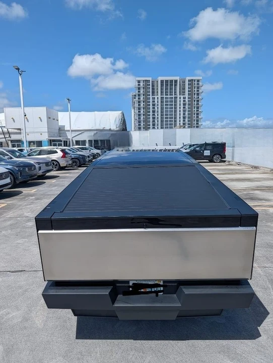 2024 Tesla Cybertruck - Image 9 of 21