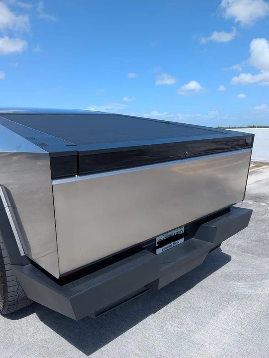 2024 Tesla Cybertruck - Image 10 of 21