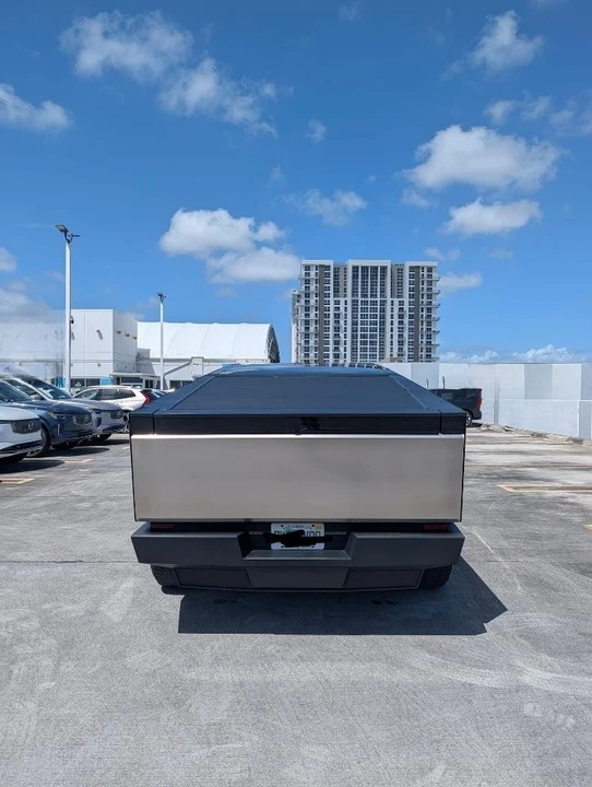2024 Tesla Cybertruck - Image 8 of 21