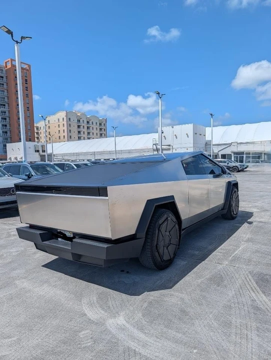 2024 Tesla Cybertruck - Image 6 of 21