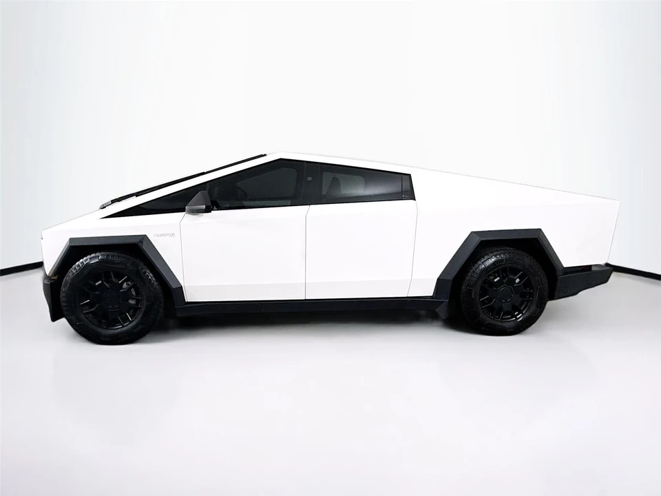 2024 Tesla Cybertruck - Image 12 of 15