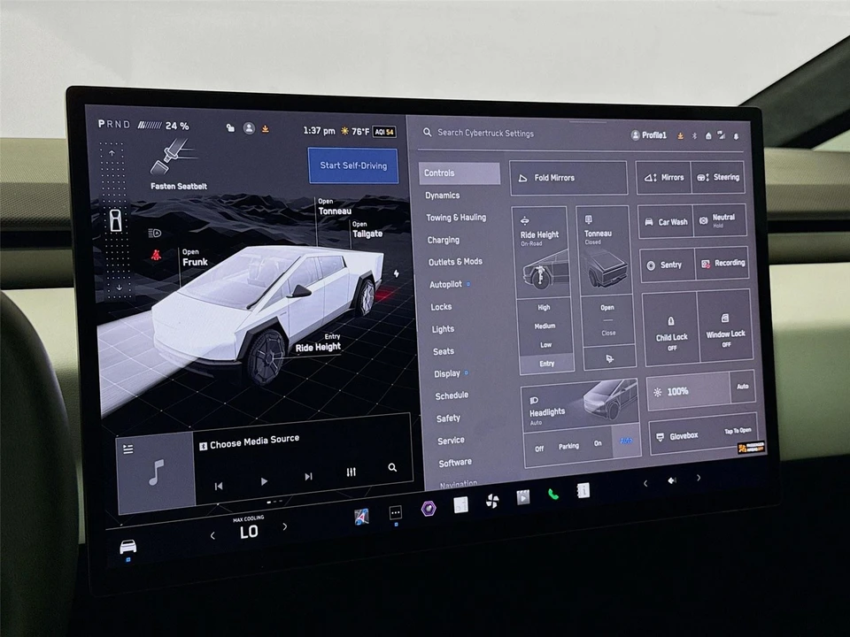 2024 Tesla Cybertruck - Image 9 of 15