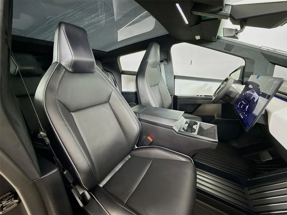 2024 Tesla Cybertruck - Image 15 of 21
