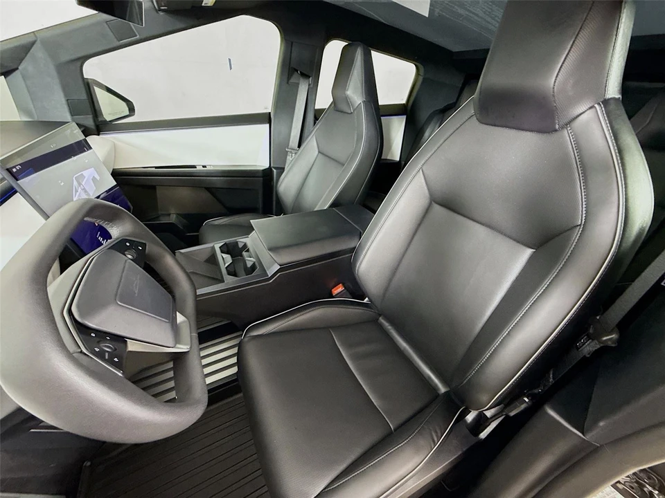 2024 Tesla Cybertruck - Image 2 of 21