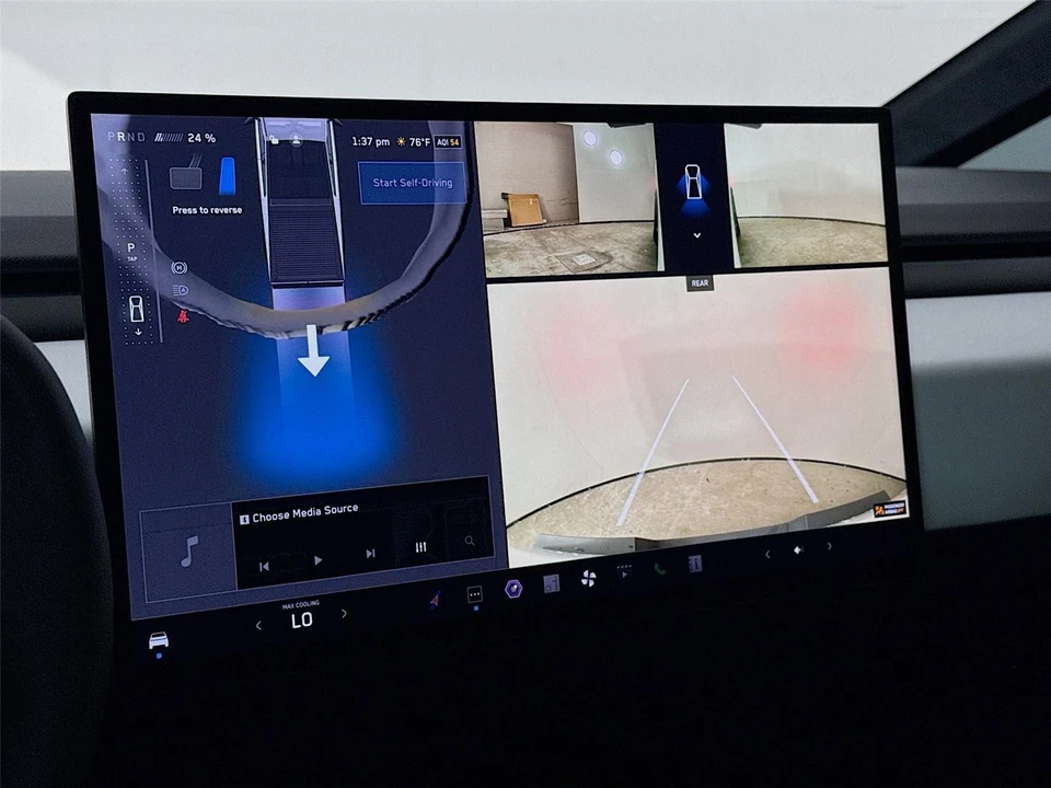 2024 Tesla Cybertruck - Image 10 of 15