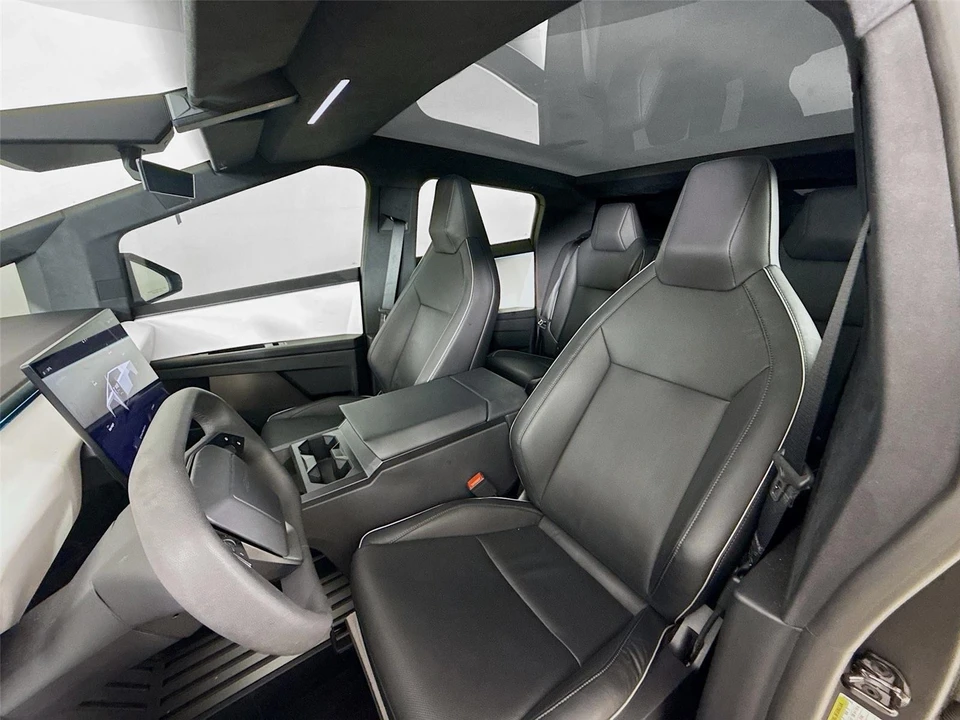 2024 Tesla Cybertruck - Image 2 of 15