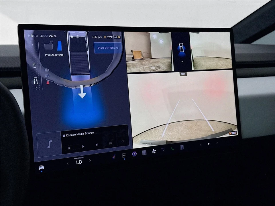 2024 Tesla Cybertruck - Image 8 of 15