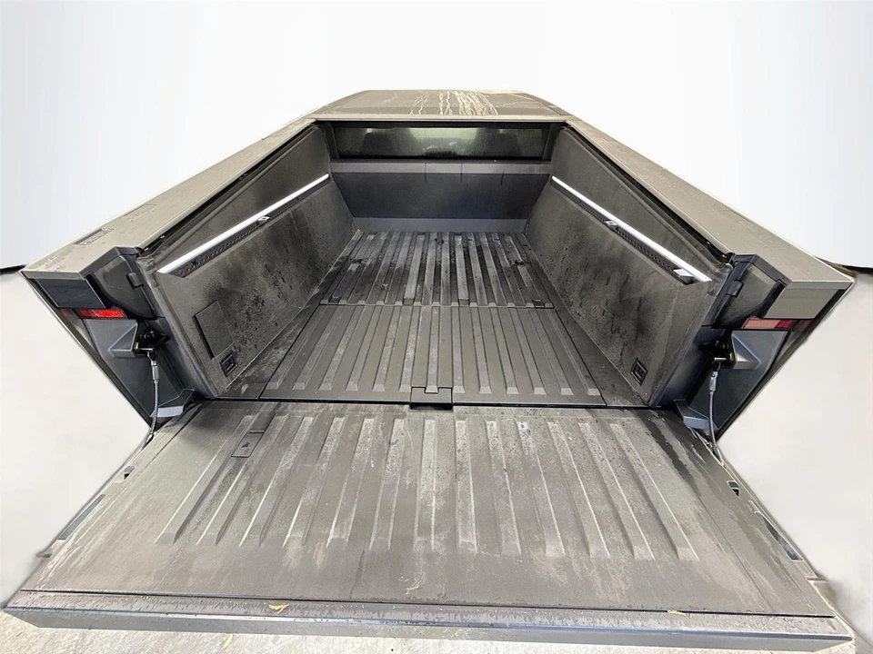 2024 Tesla Cybertruck - Image 13 of 21