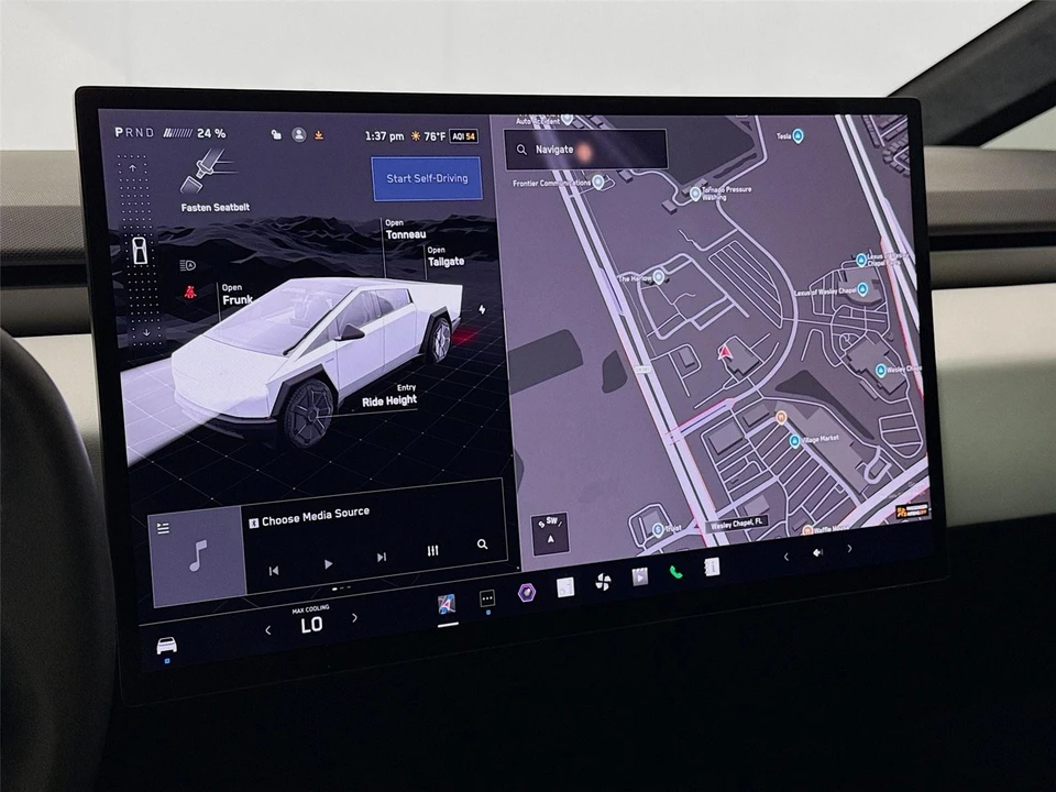 2024 Tesla Cybertruck - Image 11 of 15