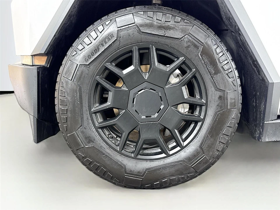 2024 Tesla Cybertruck - Image 13 of 15