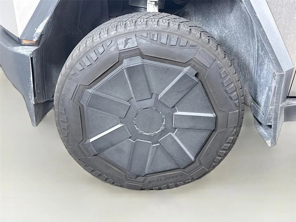 2024 Tesla Cybertruck - Image 9 of 15