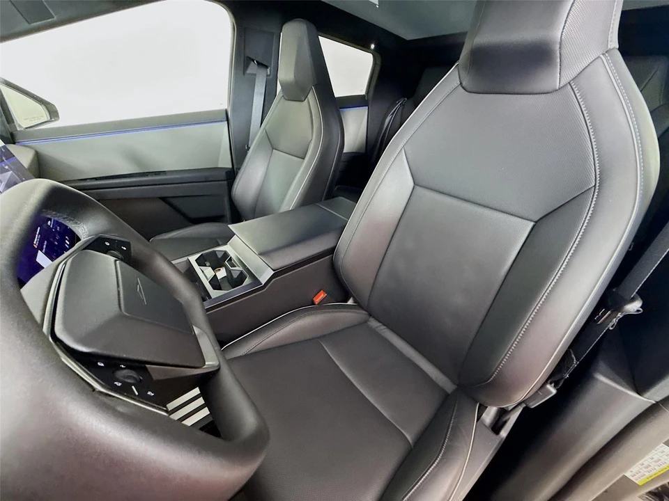 2024 Tesla Cybertruck - Image 2 of 15