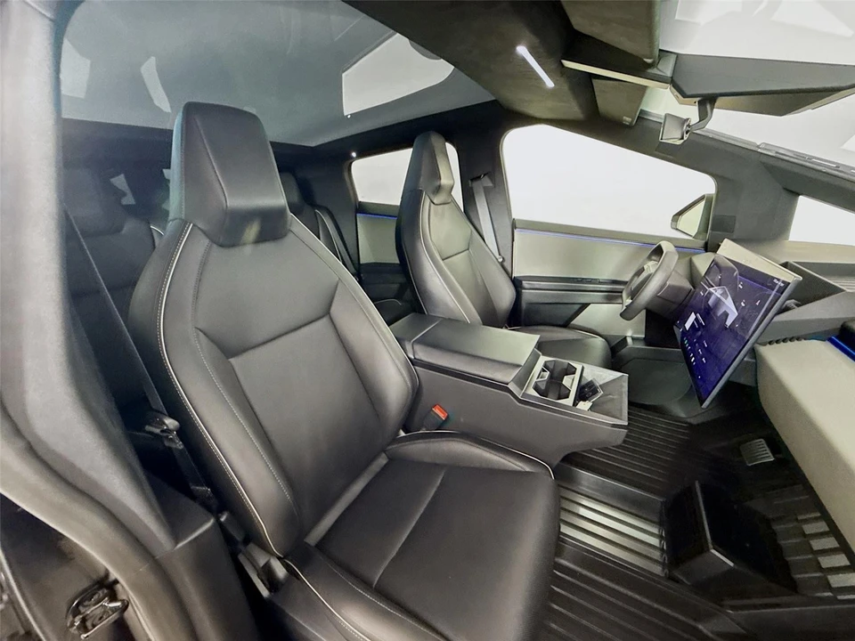 2024 Tesla Cybertruck - Image 17 of 21