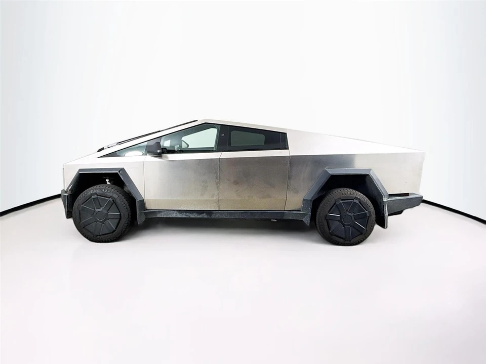 2024 Tesla Cybertruck - Image 7 of 15