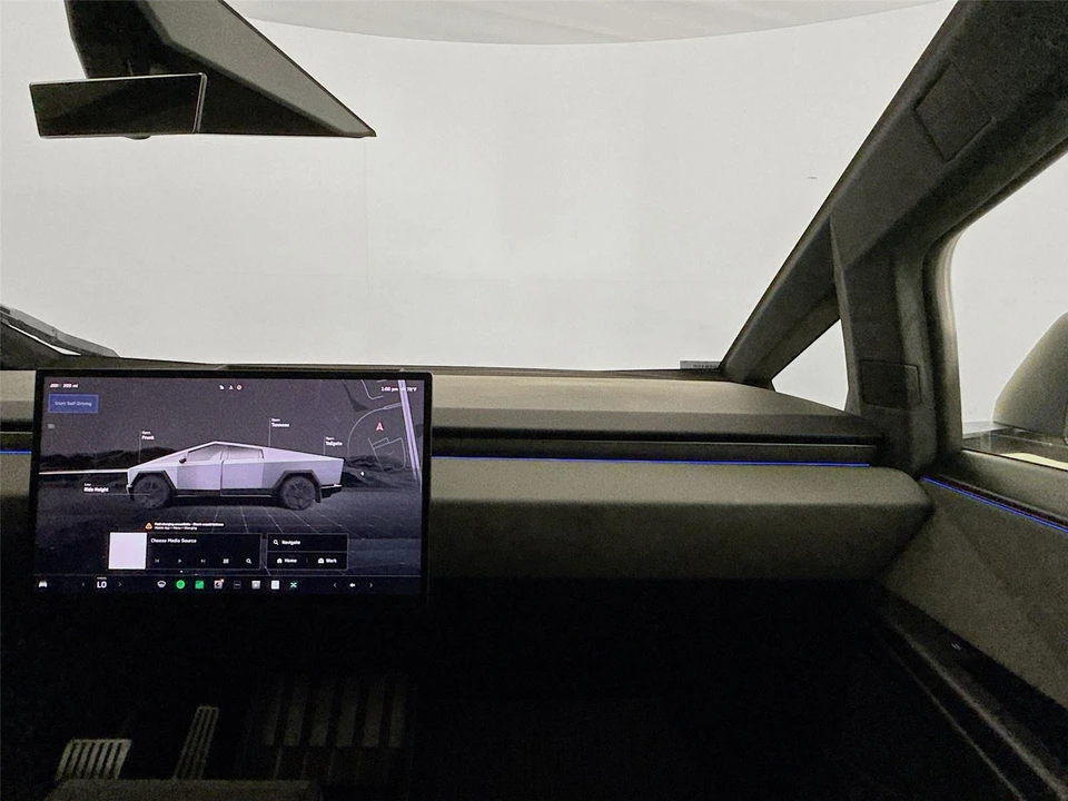 2024 Tesla Cybertruck - Image 18 of 21