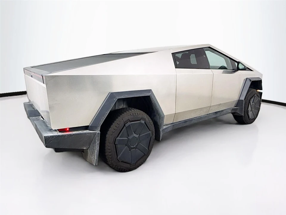 2024 Tesla Cybertruck - Image 13 of 15