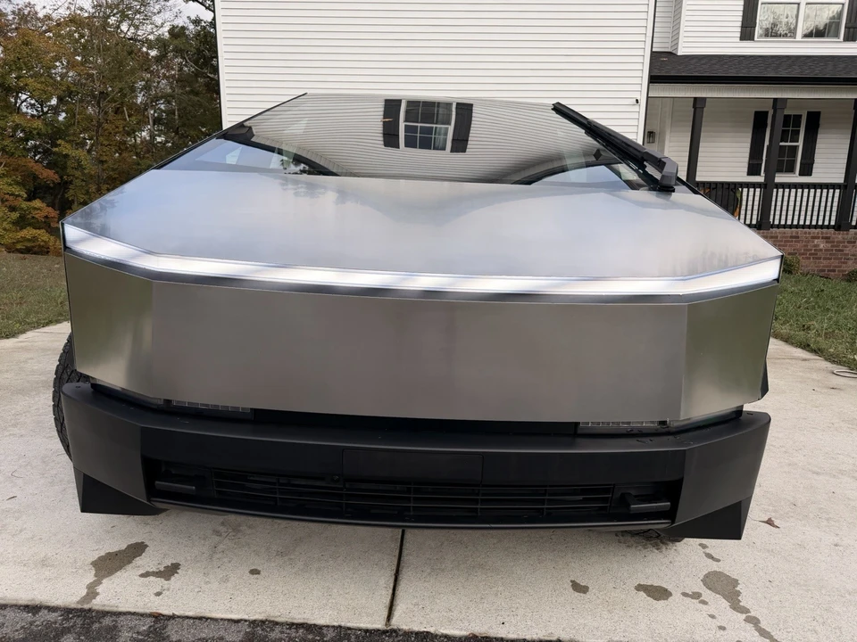 2024 Tesla Cybertruck - Image 15 of 21