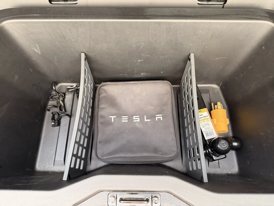 2024 Tesla Cybertruck - Image 4 of 21
