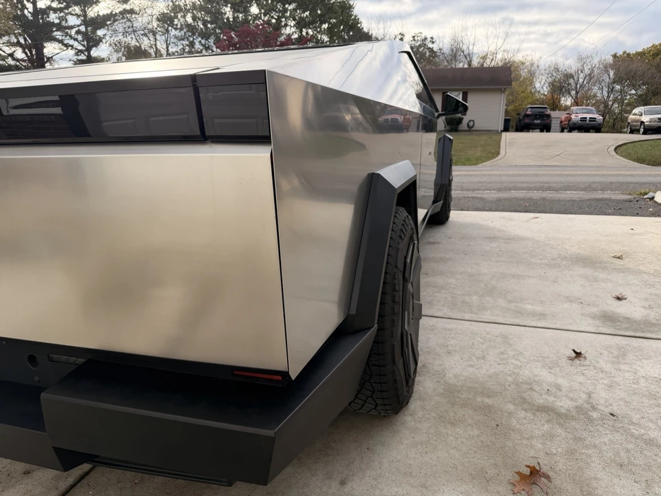 2024 Tesla Cybertruck - Image 3 of 21