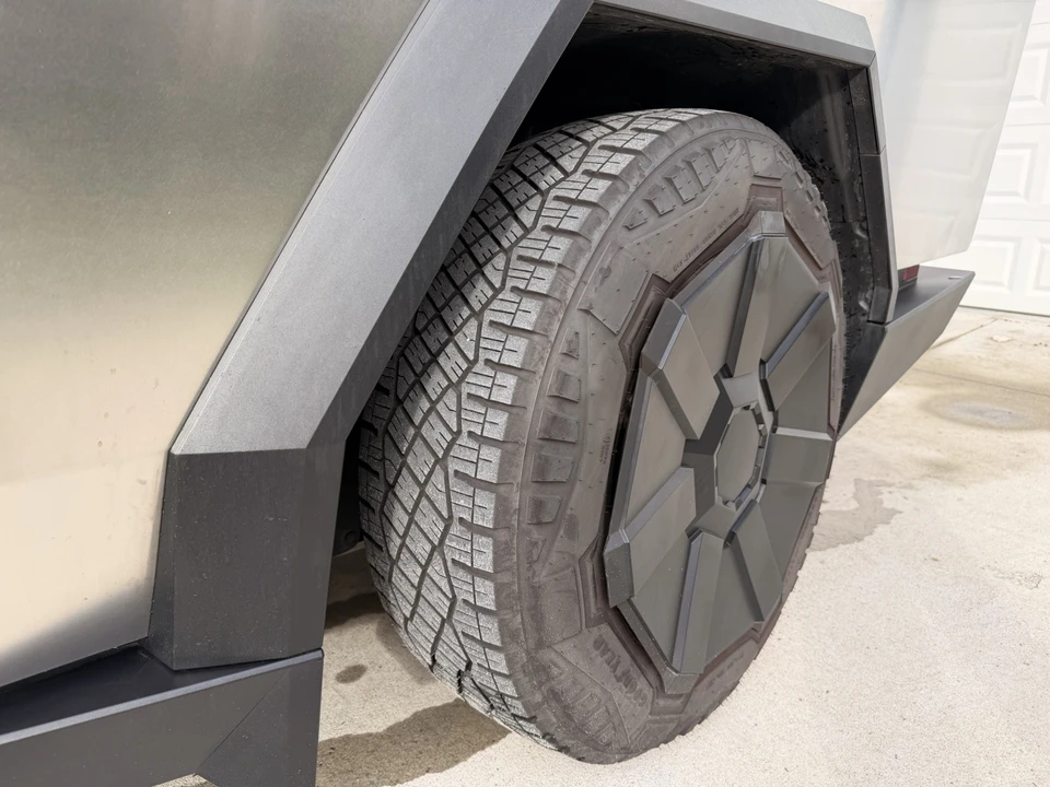 2024 Tesla Cybertruck - Image 11 of 21